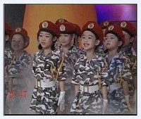 热卖蓝色连体带帽短款迷彩小兵服装女儿童舞蹈服表演服演出服军装