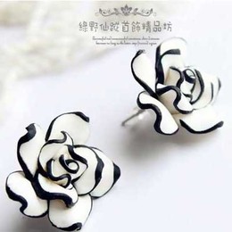 L016 黑白玫瑰韩国韩版耳饰品 多层玫瑰花朵耳环耳钉 欧美新款