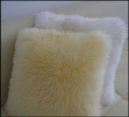 澳洲整张羊皮 纯羊毛抱枕 靠枕 沙发抱枕 长毛舒适靠垫