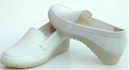 精品护士鞋 纯白色坡跟柔软舒适护士鞋 牛筋底  妈妈鞋