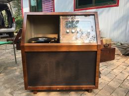 英国古董电子管收唱机，电压220，收音机可收台略有杂音