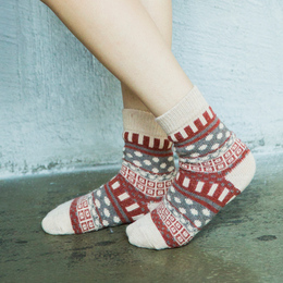新款冬季复古日系名族风袜子女士加厚针织粗毛线羊毛保暖中筒袜子
