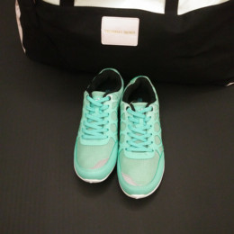 专业跑步女慢跑鞋 网布透气韩版透气轻便休闲板鞋健身运动球