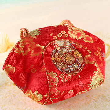 新款高档喜庆结婚用品绸缎布料贝壳包新娘手提包红包袋包邮