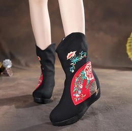 2015新款女靴专柜正品民族风绣花靴内增高加厚牛筋黑底中筒靴包邮