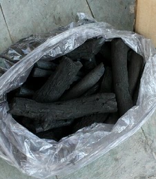 烧烤碳、果木碳、天然果木碳、易点燃（三公斤）包邮