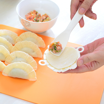 日本品牌 包饺子器厨房小工具手动捏饺子夹包水饺塑料模具送勺子